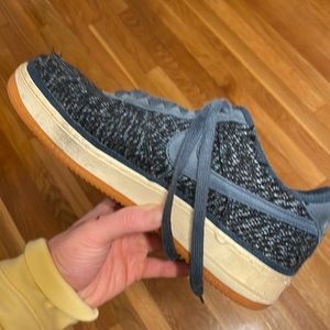 Nike navy blue sneakers